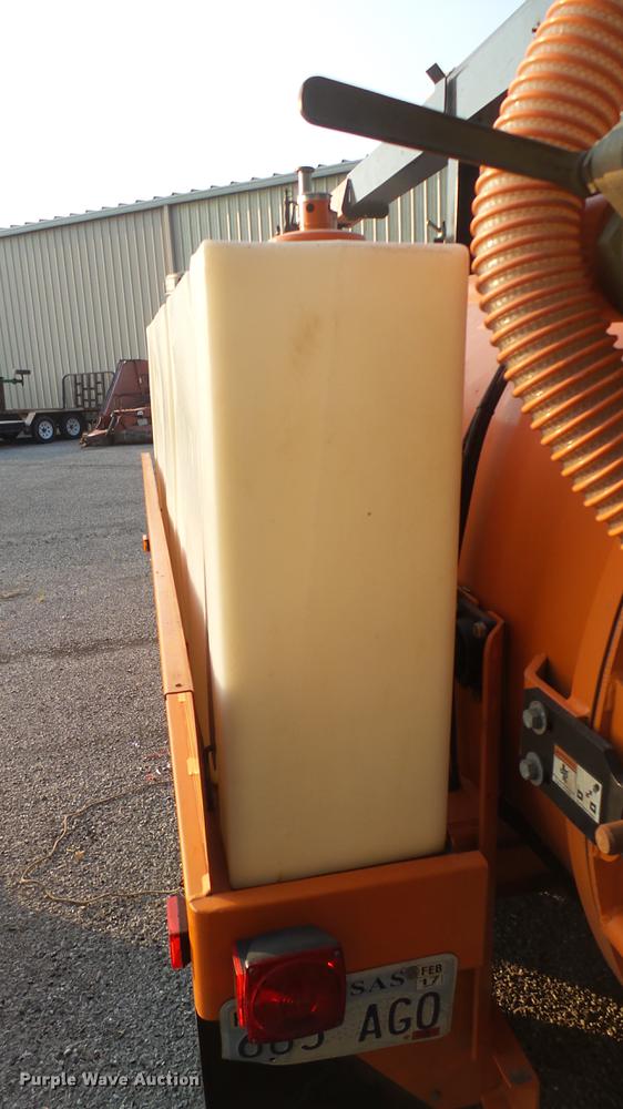 image for item DC1767 2007 Ring-o-matic 550 High CFM vacuum excavator trailer