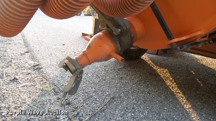 image for item DC1767 2007 Ring-o-matic 550 High CFM vacuum excavator trailer