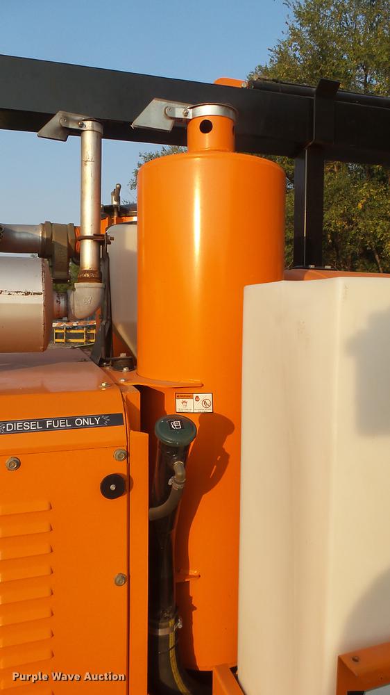 image for item DC1767 2007 Ring-o-matic 550 High CFM vacuum excavator trailer