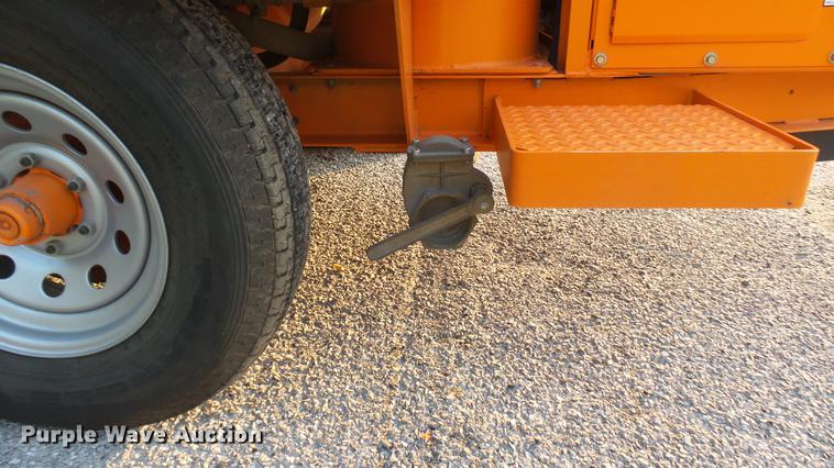 image for item DC1767 2007 Ring-o-matic 550 High CFM vacuum excavator trailer