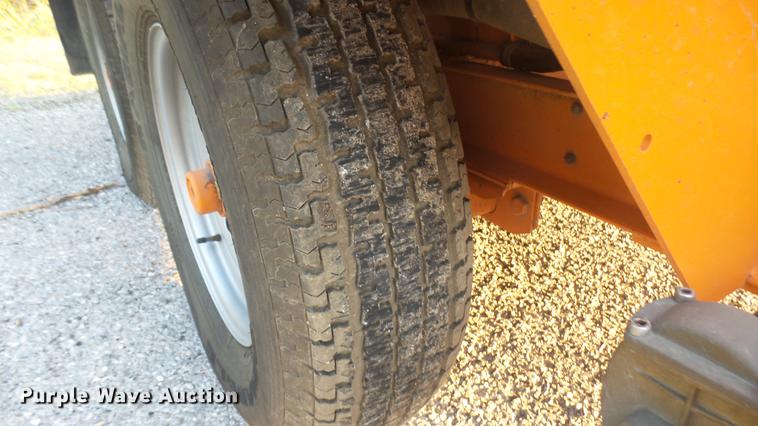 image for item DC1767 2007 Ring-o-matic 550 High CFM vacuum excavator trailer