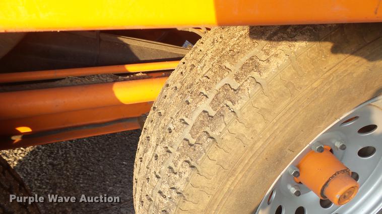 image for item DC1767 2007 Ring-o-matic 550 High CFM vacuum excavator trailer