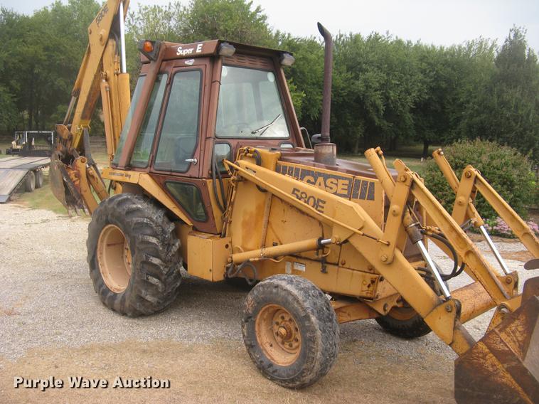 image for item DC2494 1984 Case 580 Super E backhoe