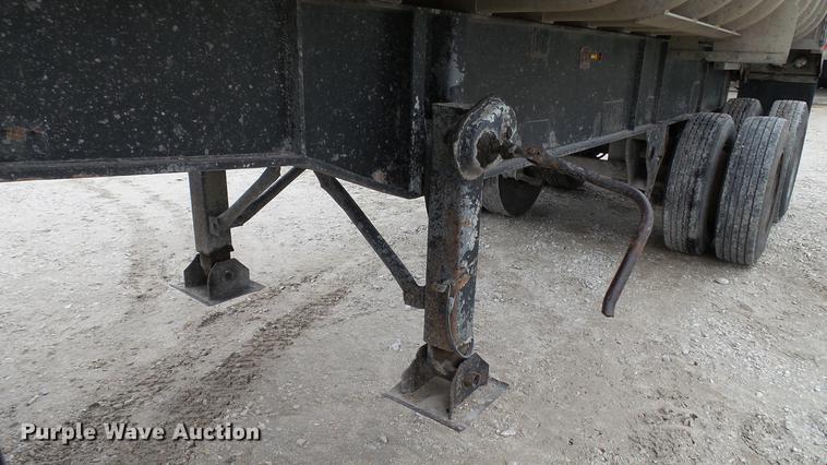 image for item DC2604 1981 Fruehauf end dump trailer