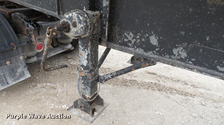 image for item DC2604 1981 Fruehauf end dump trailer