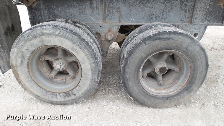 image for item DC2604 1981 Fruehauf end dump trailer