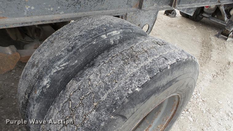 image for item DC2604 1981 Fruehauf end dump trailer