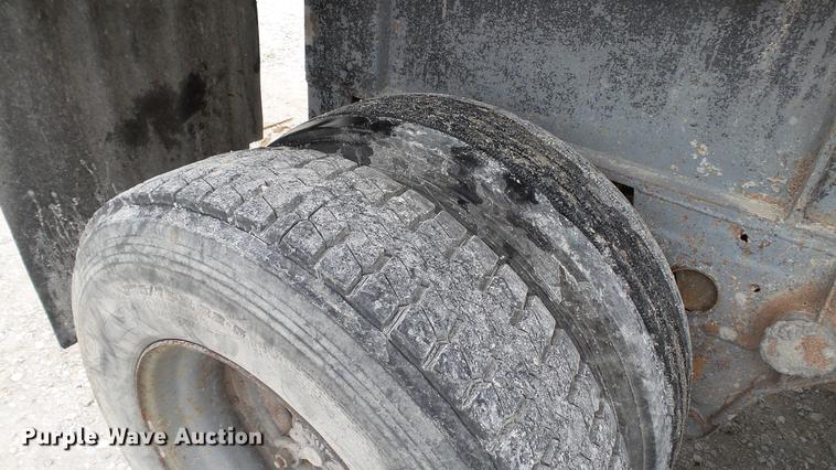 image for item DC2604 1981 Fruehauf end dump trailer