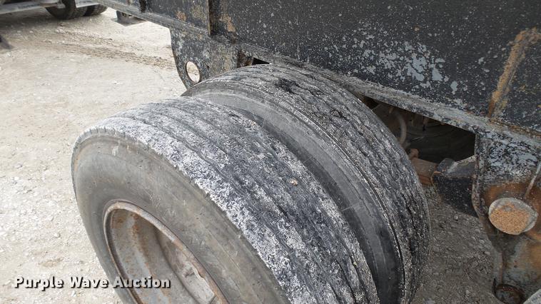 image for item DC2604 1981 Fruehauf end dump trailer