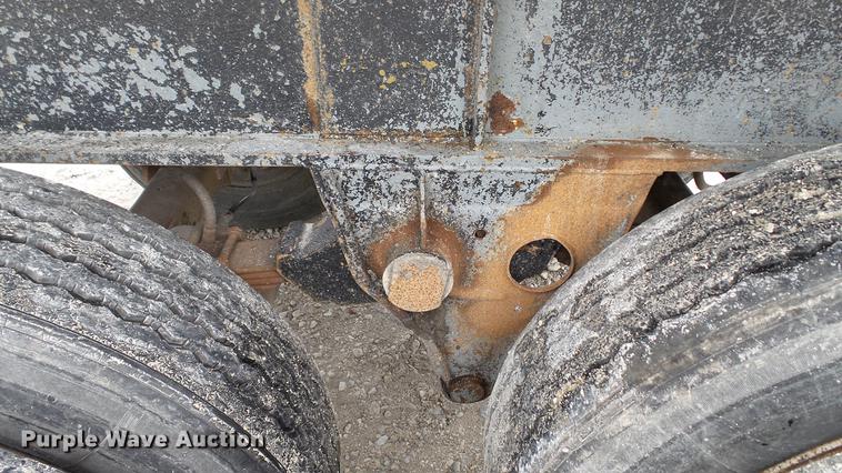 image for item DC2604 1981 Fruehauf end dump trailer