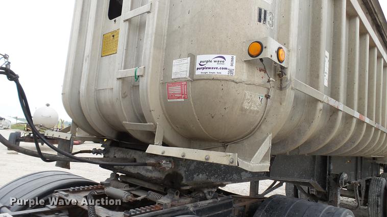 image for item DC2604 1981 Fruehauf end dump trailer