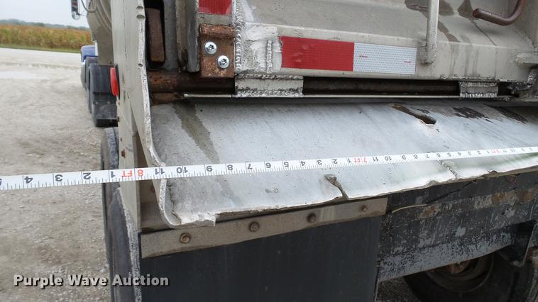 image for item DC2604 1981 Fruehauf end dump trailer