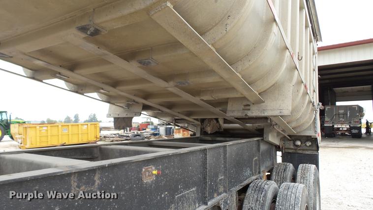 image for item DC2604 1981 Fruehauf end dump trailer