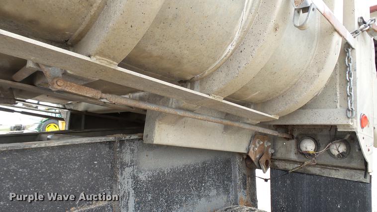 image for item DC2604 1981 Fruehauf end dump trailer