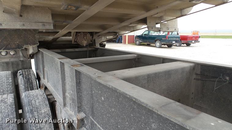 image for item DC2604 1981 Fruehauf end dump trailer