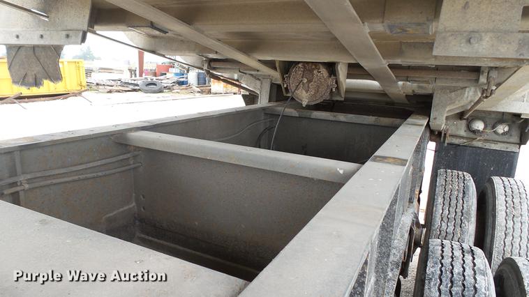 image for item DC2604 1981 Fruehauf end dump trailer