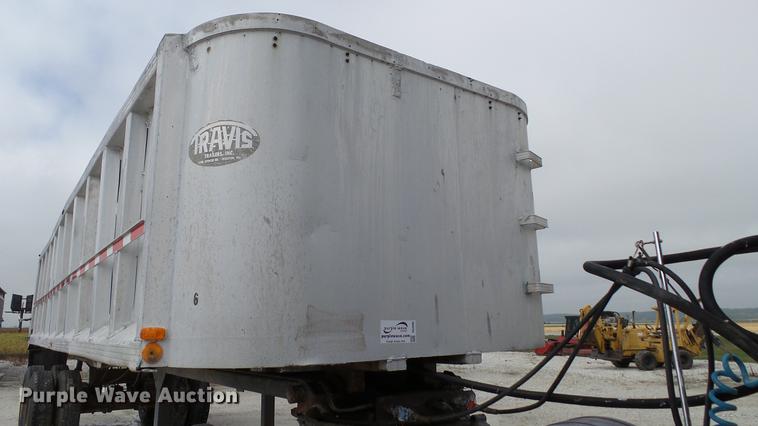 image for item DC2605 1980 Travis end dump trailer