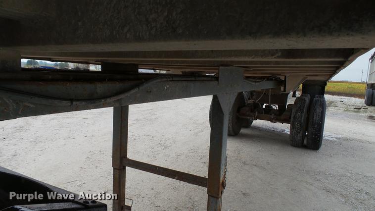 image for item DC2605 1980 Travis end dump trailer