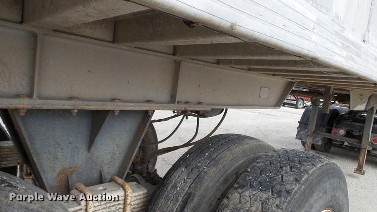 image for item DC2605 1980 Travis end dump trailer