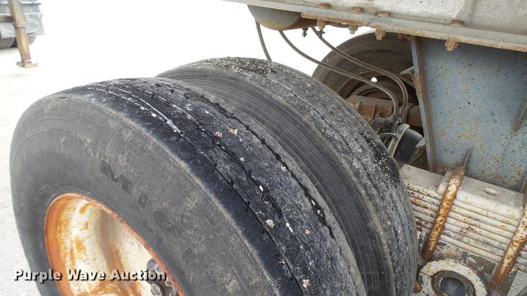 image for item DC2605 1980 Travis end dump trailer