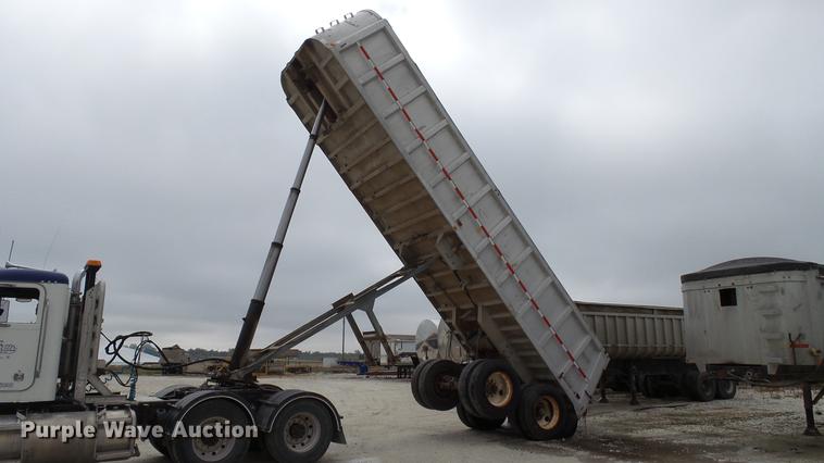 image for item DC2605 1980 Travis end dump trailer