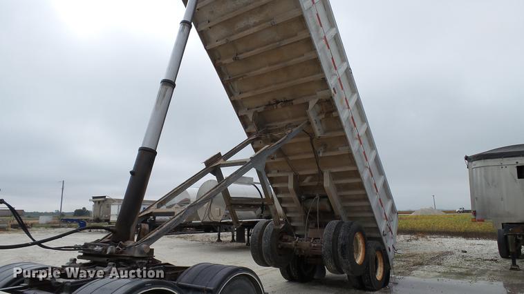 image for item DC2605 1980 Travis end dump trailer
