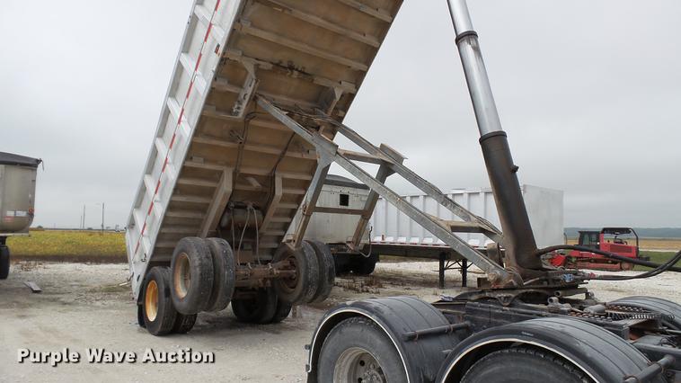 image for item DC2605 1980 Travis end dump trailer
