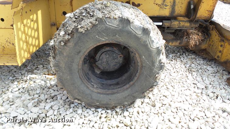 image for item DC2606 1992 Vermeer V6050 trencher