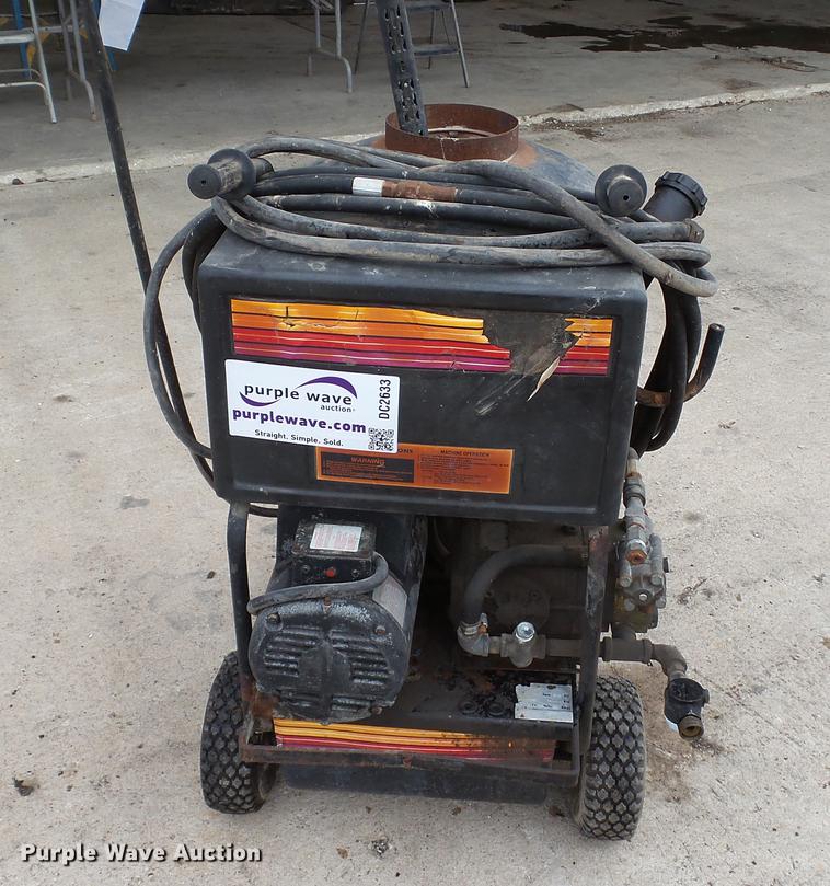 Aaladin pressure washer in Beardstown, IL Item DC2633 sold Purple Wave