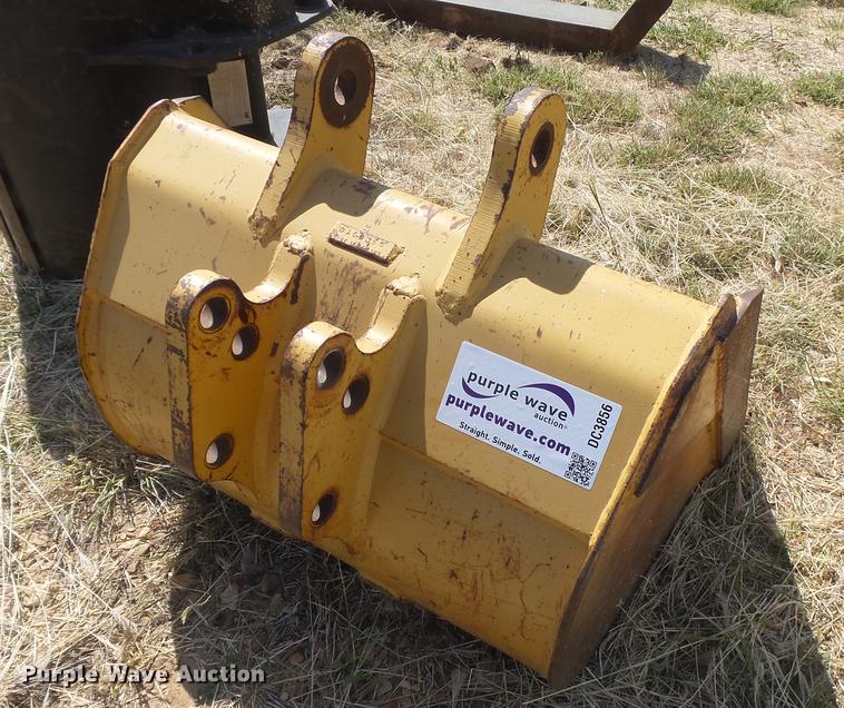 image for item DC3856 36"W bucket