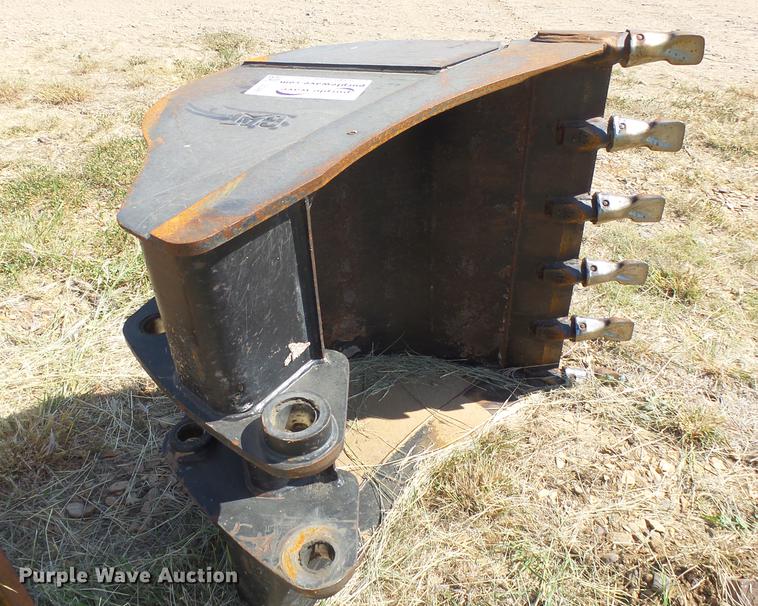 image for item DC3857 Caterpillar bucket