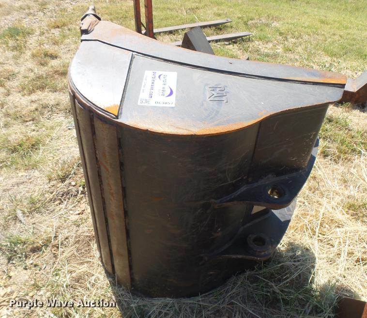 image for item DC3857 Caterpillar bucket