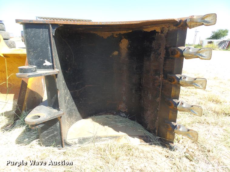 image for item DC3857 Caterpillar bucket