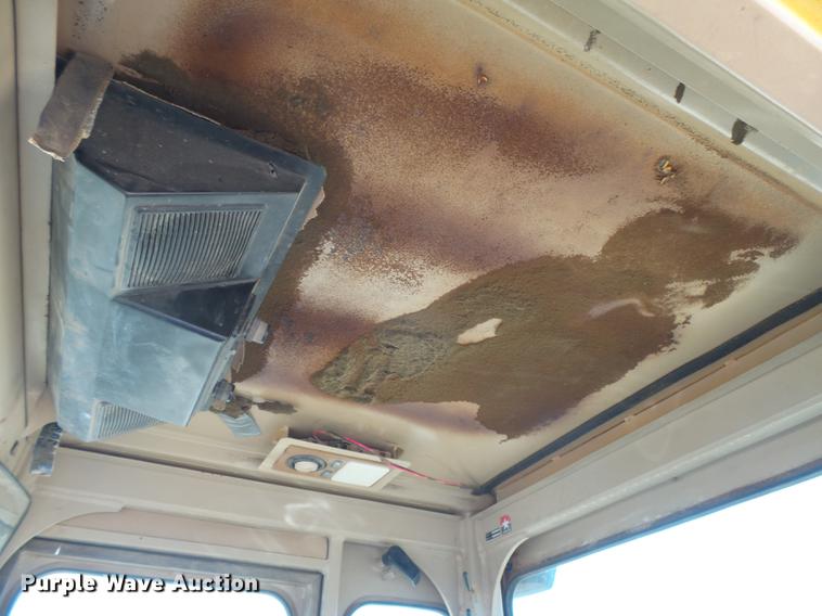 image for item DC3864 1996 John Deere 624G wheel loader