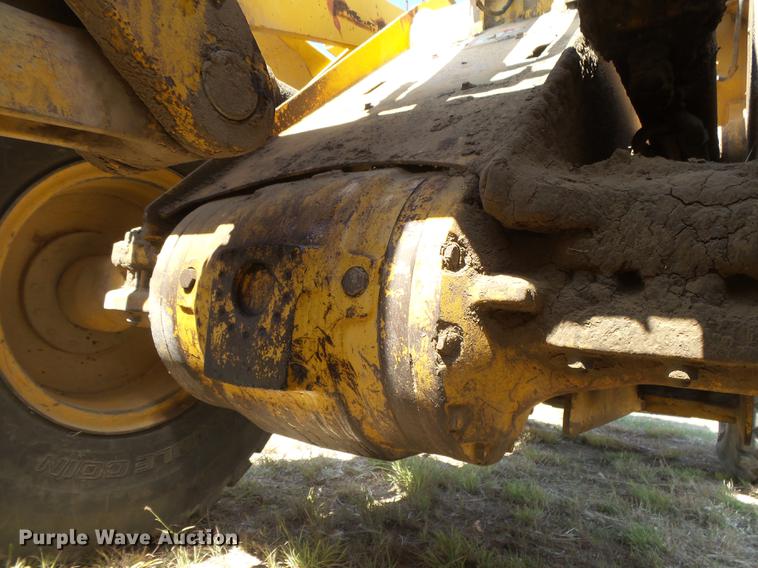 image for item DC3864 1996 John Deere 624G wheel loader