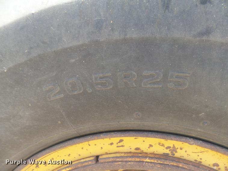 image for item DC3864 1996 John Deere 624G wheel loader