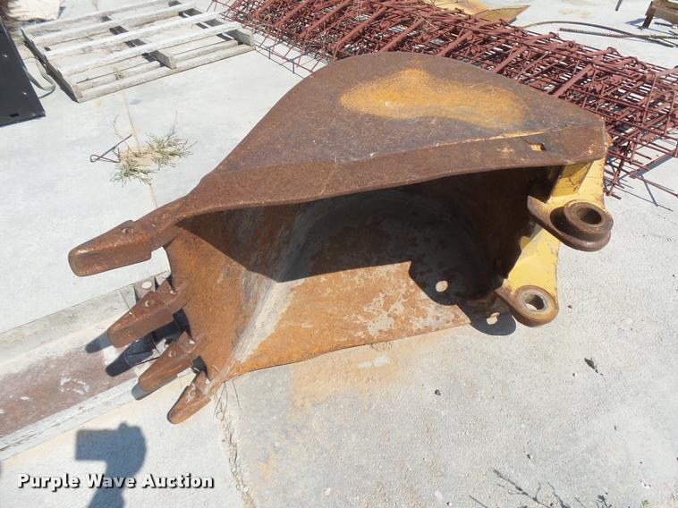 image for item DC3869 1993 Caterpillar 416B backhoe