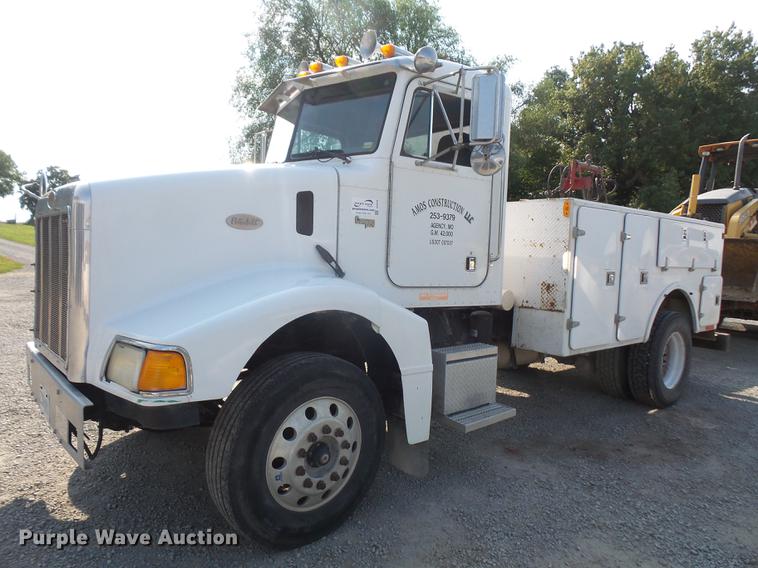 image for item DC5319 1997 Peterbilt 385 service truck