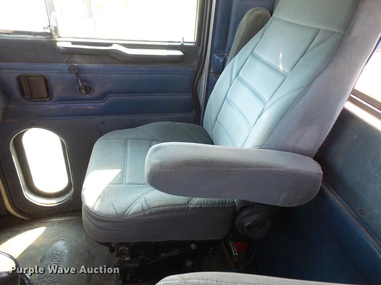 image for item DC5319 1997 Peterbilt 385 service truck