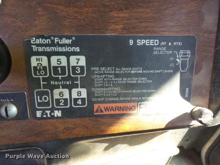 image for item DC5319 1997 Peterbilt 385 service truck