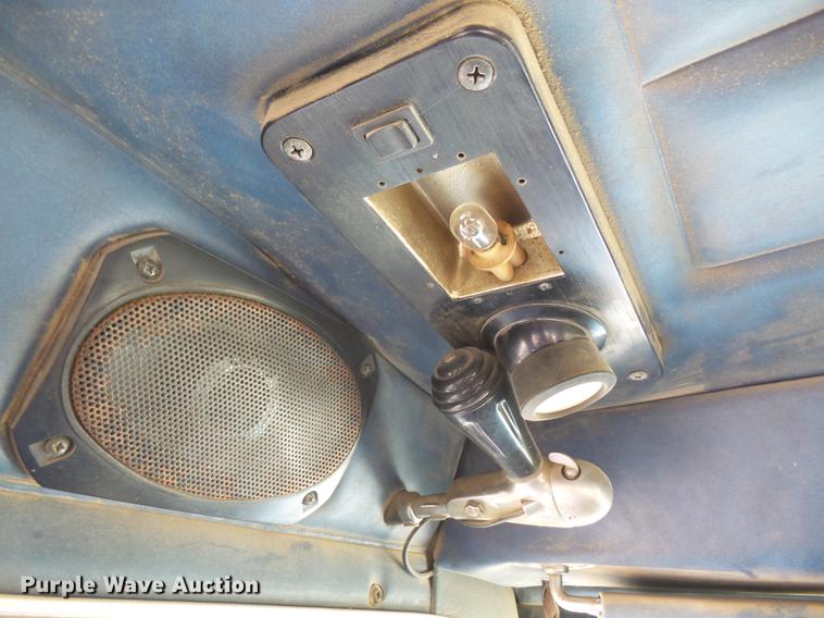 image for item DC5319 1997 Peterbilt 385 service truck