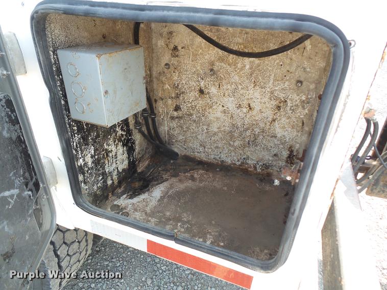 image for item DC5319 1997 Peterbilt 385 service truck