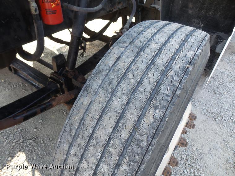 image for item DC5319 1997 Peterbilt 385 service truck