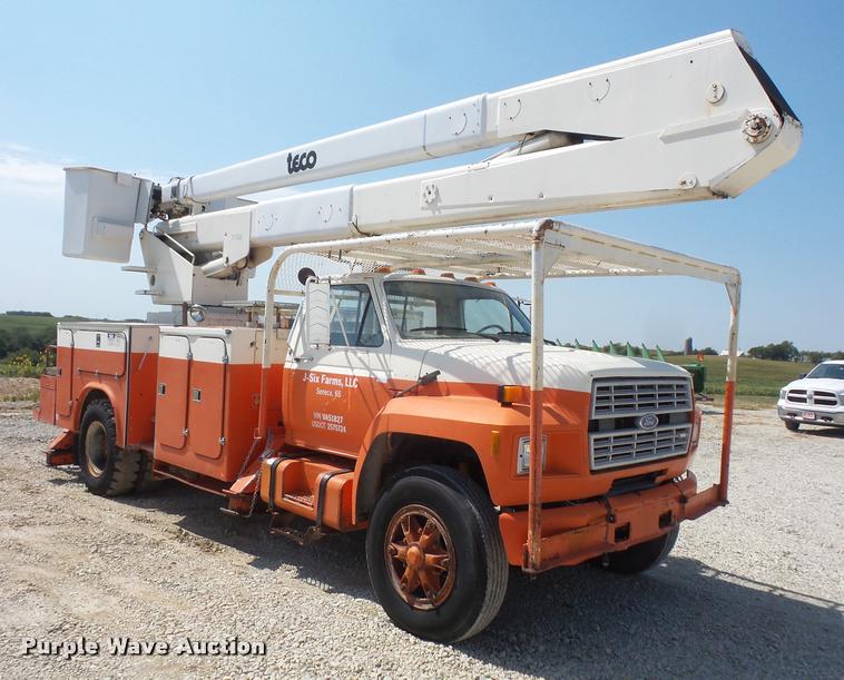 image for item DC5356 1985 Ford F800 bucket truck