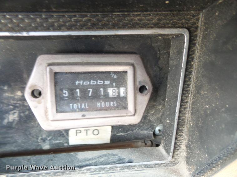 image for item DC5356 1985 Ford F800 bucket truck