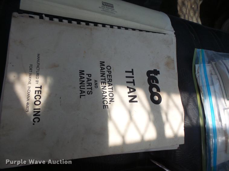 image for item DC5356 1985 Ford F800 bucket truck