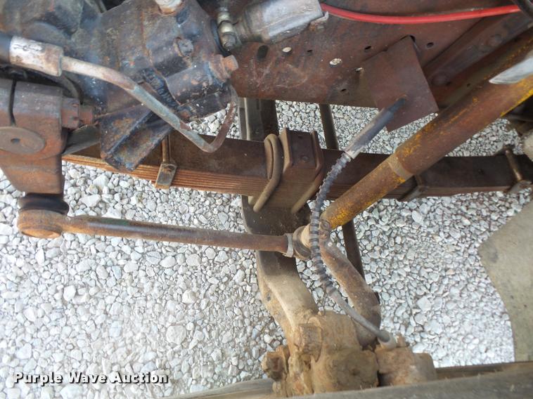 image for item DC5356 1985 Ford F800 bucket truck