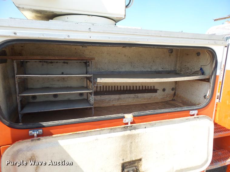 image for item DC5356 1985 Ford F800 bucket truck