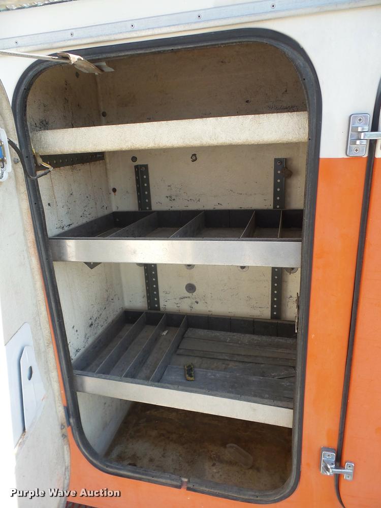 image for item DC5356 1985 Ford F800 bucket truck