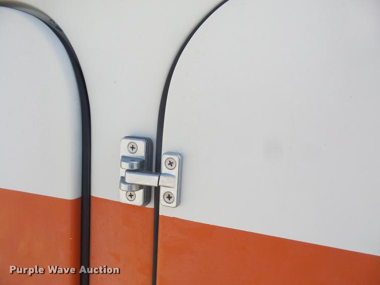 image for item DC5356 1985 Ford F800 bucket truck